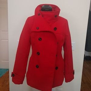 Almost new Red H&M coat with cute neck!!
